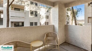 5145 Rawhide St, Unit 123 in Las Vegas, NV - Foto de edificio - Building Photo