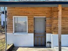 1330 Barry St in Oxford, AL - Building Photo