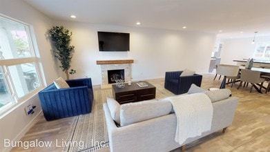 116 Daphne Way in East Palo Alto, CA - Foto de edificio - Building Photo