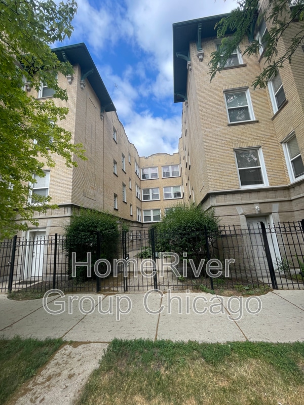 4748 N Albany Ave in Chicago, IL - Building Photo - Building Photo