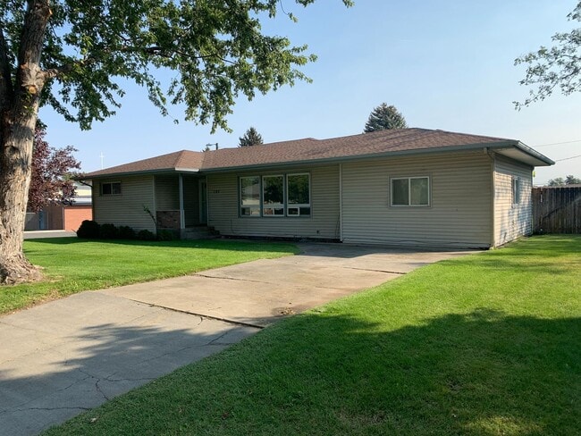 127 S Union St in Kennewick, WA - Building Photo - Building Photo