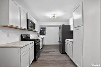 6502 Parkway Ct in Hyattsville, MD - Foto de edificio - Building Photo