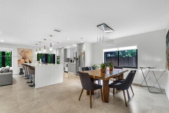 6120 SW 93rd Ave in Miami, FL - Building Photo - Building Photo