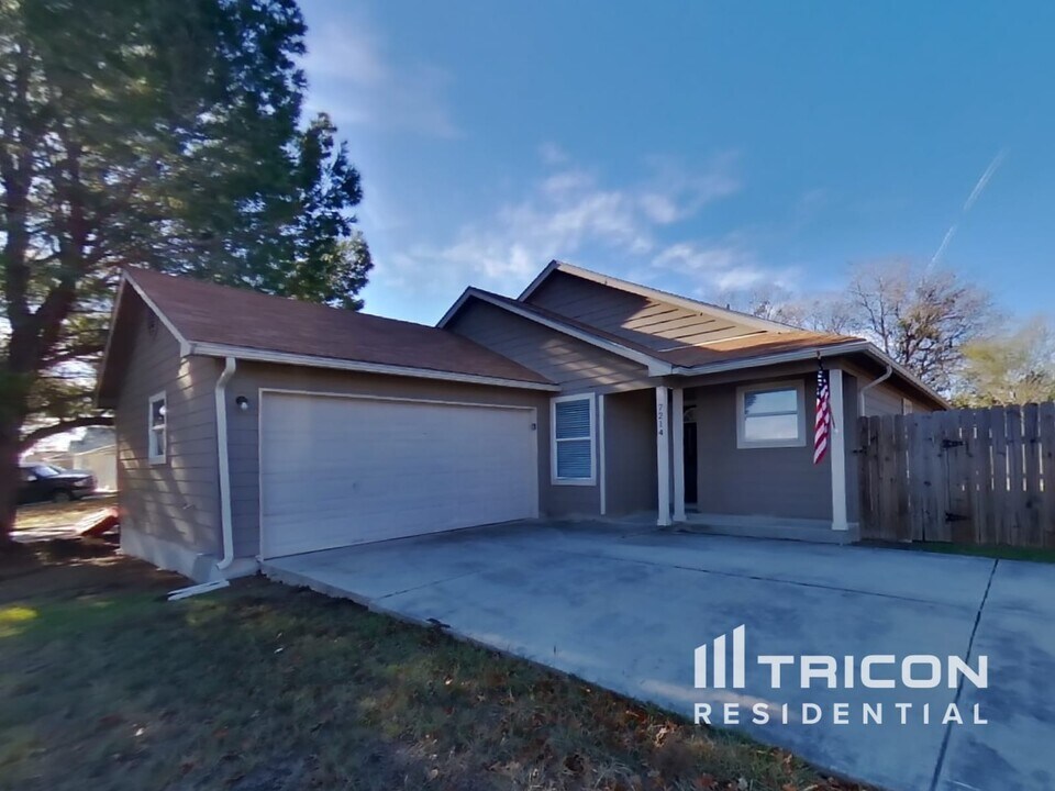 7214 Tranquil Ln in Converse, TX - Building Photo