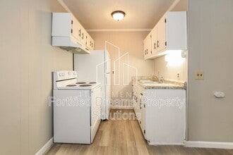 202 Leisure Time Ln in Winston-Salem, NC - Building Photo - Building Photo