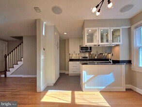 527 E Nelson Ave in Alexandria, VA - Building Photo - Building Photo