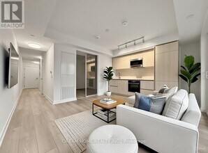 120 Broadway Ave in Toronto, ON - Building Photo - Building Photo