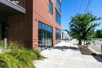 Six10 Merritt in Nashville, TN - Building Photo - Building Photo
