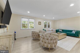 2805 Lafora Ct in Vienna, VA - Building Photo - Building Photo