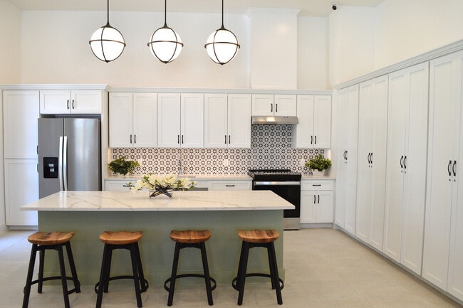 Cypress Creek at Stoney Ridge in Del Valle, TX - Foto de edificio - Building Photo