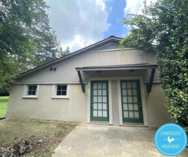 property at 8 Shepherd Ln