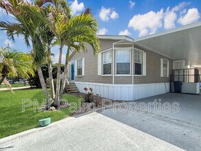 7568 SE Swan Ave in Hobe Sound, FL - Building Photo - Building Photo