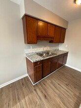 2055 Peabody Ln in Louisville, KY - Foto de edificio - Building Photo