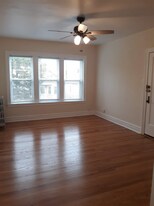 5355 W Eddy St in Chicago, IL - Building Photo