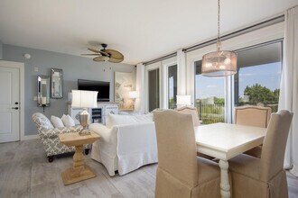 9300 Baytowne Wharf Blvd in Miramar Beach, FL - Foto de edificio - Building Photo