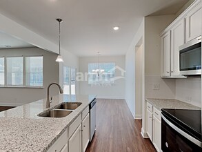 7057 Creeksong Dr in Douglasville, GA - Building Photo - Building Photo