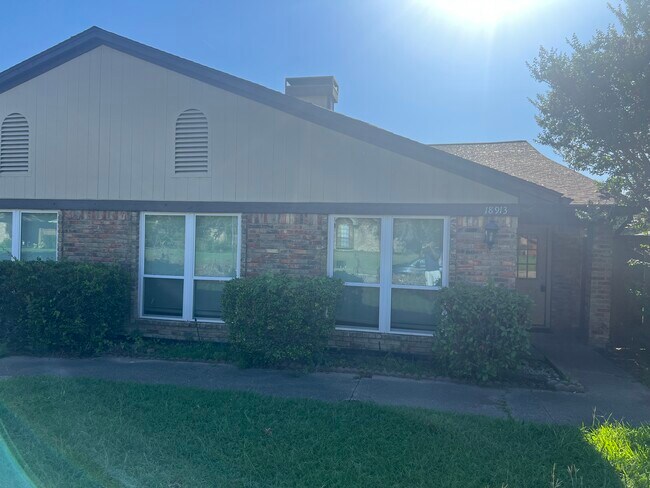 property at 18913 Tupelo Ln