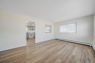 472 S Ocean Ave in Patchogue, NY - Building Photo - Building Photo