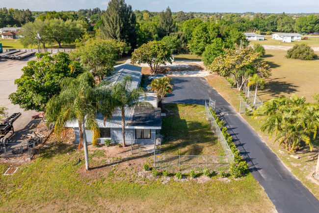 11109 Tamiami Trl in Punta Gorda, FL - Building Photo - Building Photo