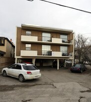 1846 14th St SW in Calgary, AB - Building Photo