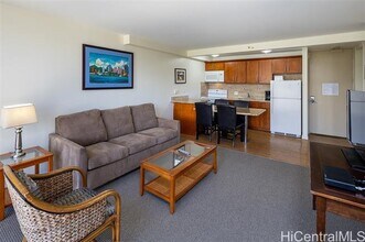 229 Paoakalani Ave in Honolulu, HI - Foto de edificio - Building Photo