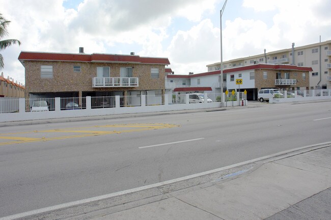 3601 Ludlam Rd in Hialeah, FL - Foto de edificio - Building Photo