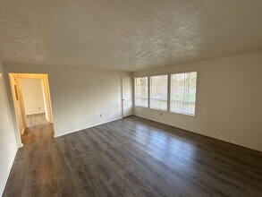 1594 Tripp St SE in Salem, OR - Building Photo - Building Photo