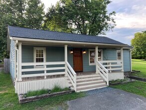 7209 Washington Pike in Corryton, TN - Building Photo - Building Photo