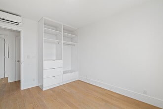 14-27-27 28th Ave-Unit -303 in Queens, NY - Building Photo - Building Photo