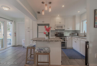1605 Talbot Ave in Jacksonville, FL - Foto de edificio - Building Photo