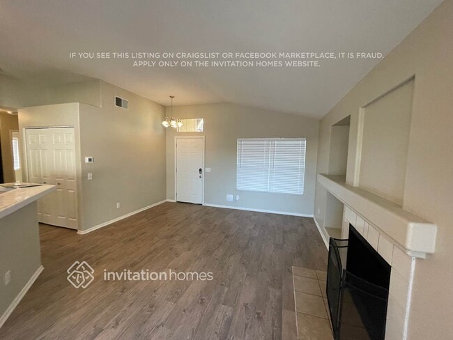 42550 Blossom Dr in Lancaster, CA - Building Photo - Building Photo