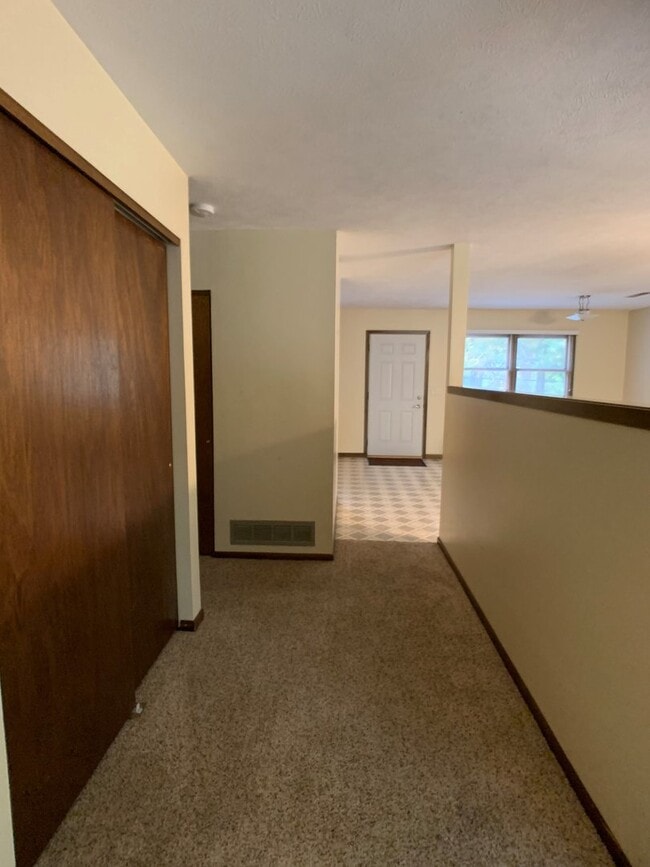 124 Harvey Dr in Manhattan, KS - Building Photo - Building Photo