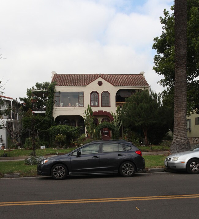 1729 Winona Blvd in Los Angeles, CA - Building Photo - Building Photo