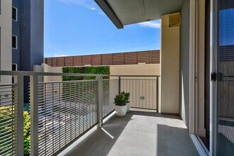 300 W Washington Ave in Sunnyvale, CA - Building Photo - Building Photo