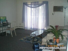 175 Adams St in Newton, MA - Building Photo