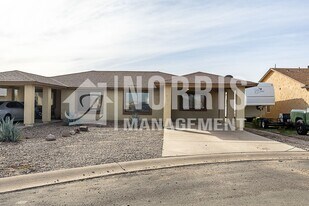 10179 W Durango Cir in Arizona City, AZ - Building Photo