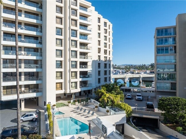 601 Lido Park Dr, Unit G in Newport Beach, CA - Building Photo - Building Photo