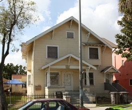 917 Magnolia Ave in Long Beach, CA - Building Photo - Building Photo