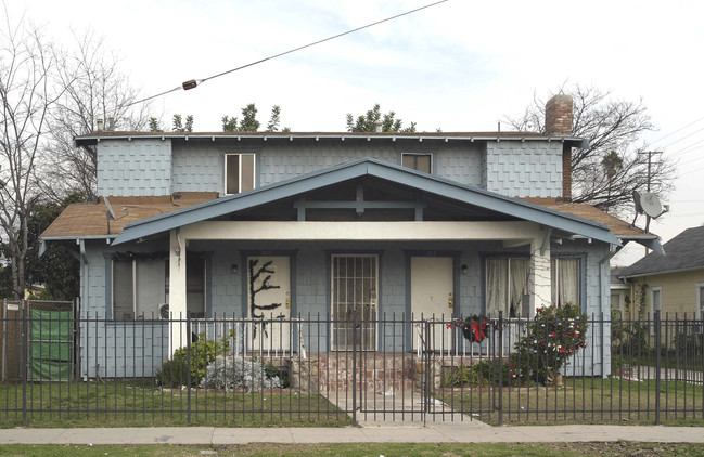 207 N Avenue 56 in Los Angeles, CA - Foto de edificio - Building Photo