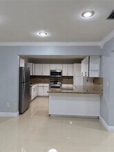 10911 NW 18th Pl in Pembroke Pines, FL - Foto de edificio - Building Photo