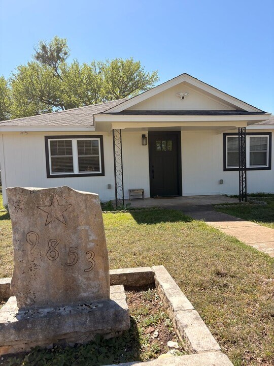 9853 FM2843 in Salado, TX - Building Photo