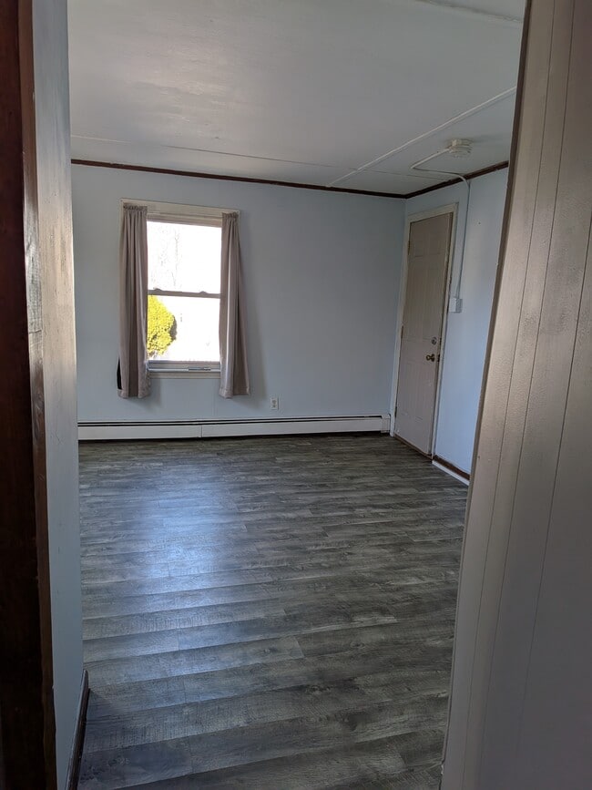 26 Virginia Ave, Unit 1st floor right