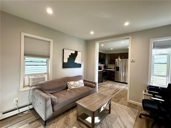 29 Ann St in Newport, RI - Building Photo - Building Photo