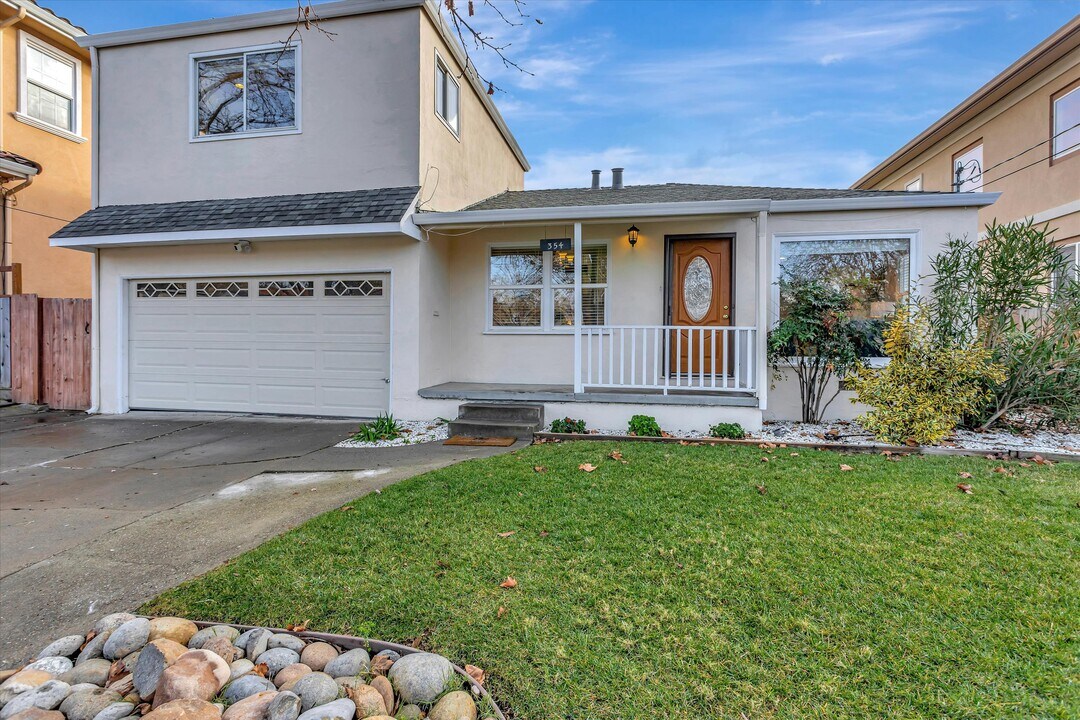 354 Dana St in Fremont, CA - Building Photo