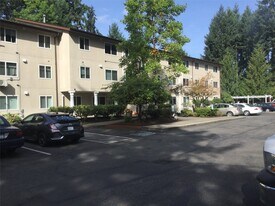 317 152nd St E in Tacoma, WA - Building Photo