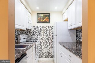 9804 Hellingly Pl in Montgomery Village, MD - Building Photo - Building Photo