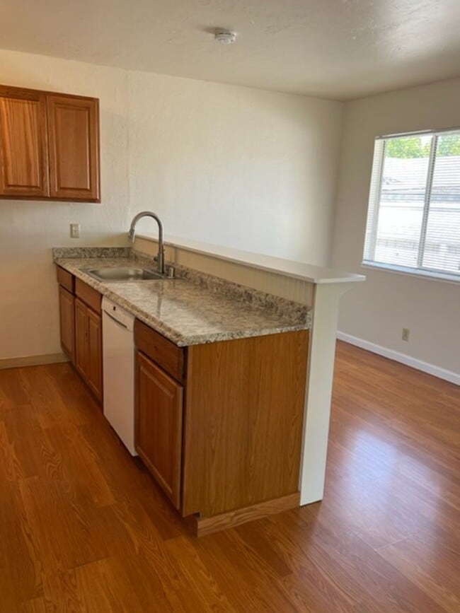75 E 2nd St in Morgan Hill, CA - Building Photo - Building Photo