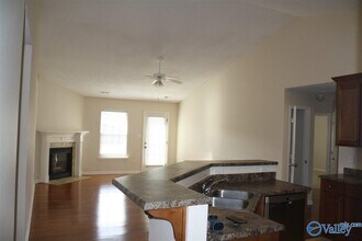 7010 Thornwood Ln SE in Owens Cross Roads, AL - Building Photo - Building Photo