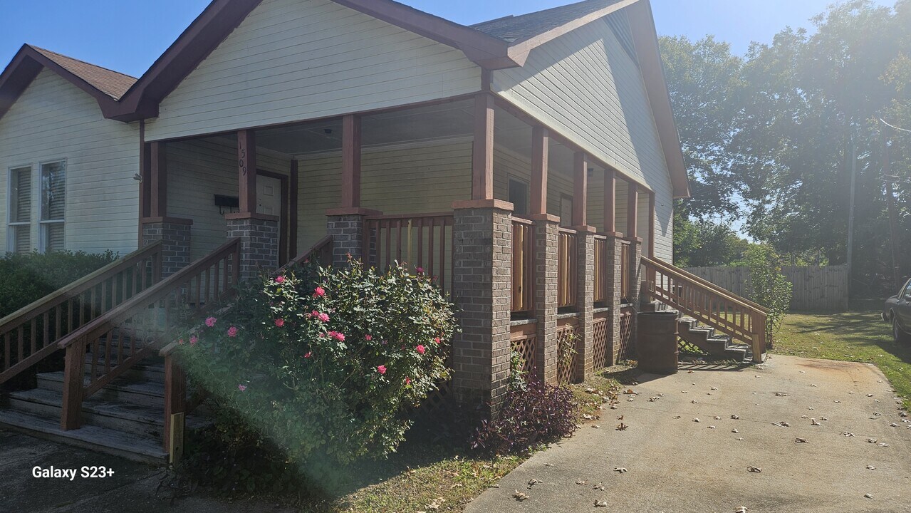 1509 Avenue D in Birmingham, AL - Building Photo