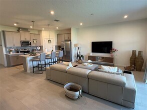 1165 Lakeshore Breeze Pl in Kissimmee, FL - Building Photo - Building Photo